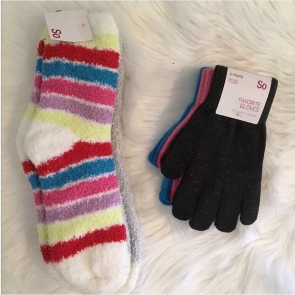 SO Woman’s Juniors 3 pair glove 2 pair sock set OSFM gloves 9-11 sock